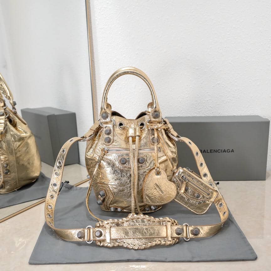 1 Bucket Bag-19